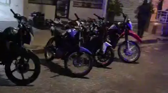 Recuperan motos robadas y secuestran autopartes en un operativo policial