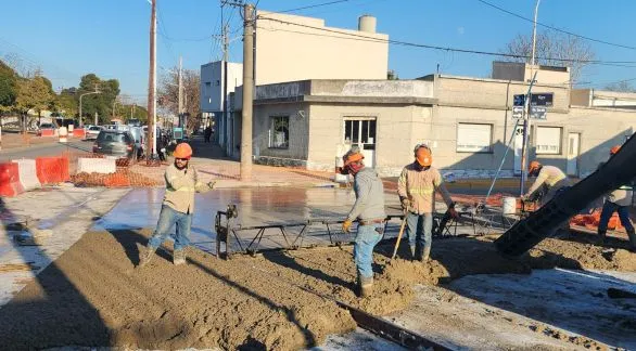 El Municipio avanza con la repavimentación en avenida Del Valle y calle Nigro