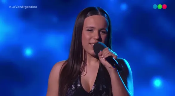 La tandilense Juliana Annechini brilló en La Voz Argentina