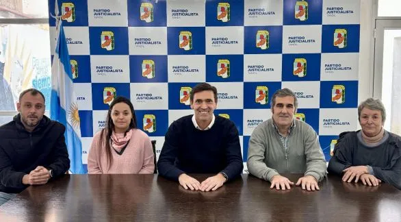 Rogelio Iparraguirre presentó su lista de concejales en Tandil