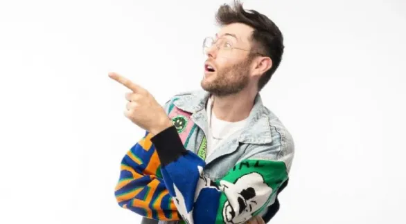 "La crisis de los 30 es para todos igual": llega Pablo Albella al Teatro del Fuerte