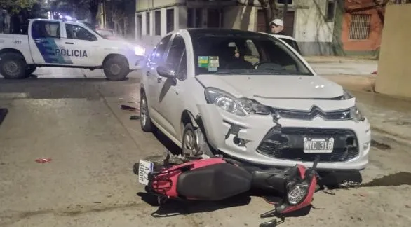 Una motociclista fue trasladada al Hospital tras un accidente en Duffau y Ameghino
