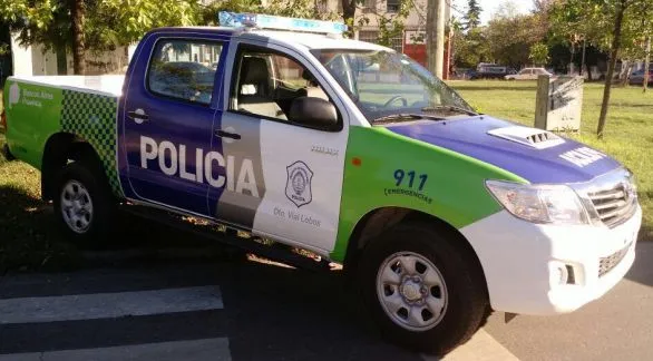 Tras amenazarla con un cuchillo, le robaron pertenencias a una joven