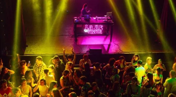 La Re: una fiesta "Especialmente hecha por y para millenials"