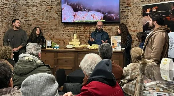 "Quesos que cuentan historias": una nueva noche de sabores, historias y encuentro