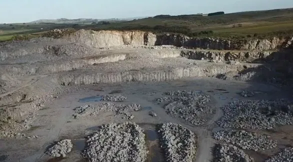 Explosiones en las sierras: la Asamblea pide transparencia y medidas concretas