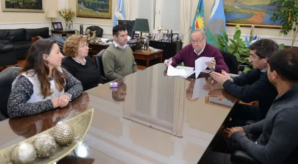 Se firmó el contrato y en días se inician los trabajos de refacción de la Escuela 1