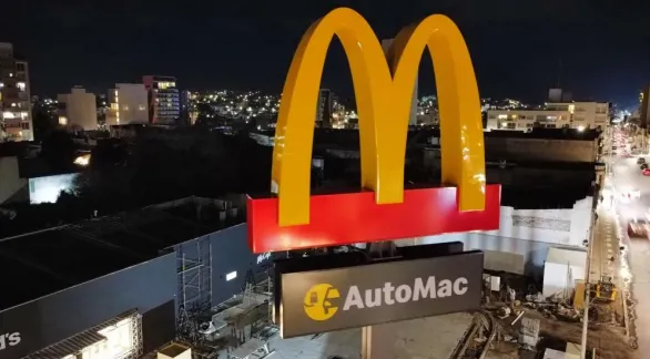 Gran expectativa con la inauguración de Mc Donald's