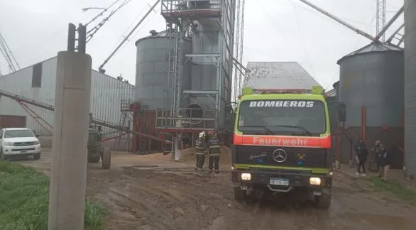 Bomberos controlaron un principio de incendio en una planta del Parque Industrial