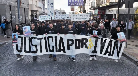 Multitudinaria marcha en Tandil para pedir justicia por Iván González