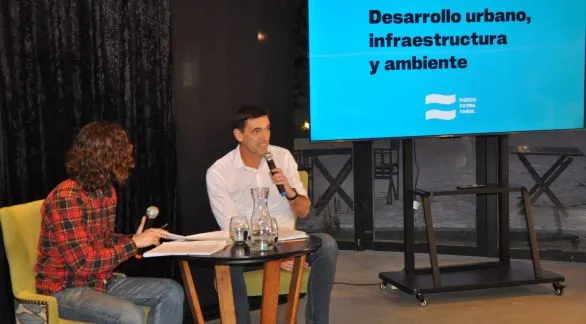Iparraguirre: ""El rol del Estado municipal no puede ser solamente aplaudir el crecimiento desordenado"