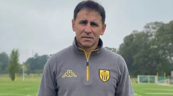 Izquierdo renunció como DT de Santamarina