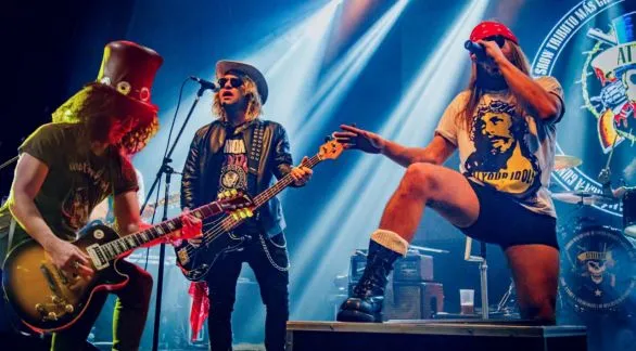 Attitude: "Es un viaje en el tiempo a la época dorada de Guns N' Roses"
