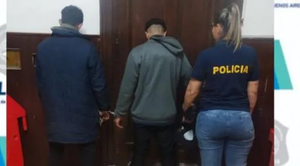 Dos hombres fueron detenidos tras robar en una vivienda de Callao al 900