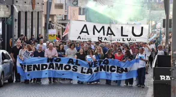 Multitudinaria marcha en defensa de la Universidad Pública en Tandil