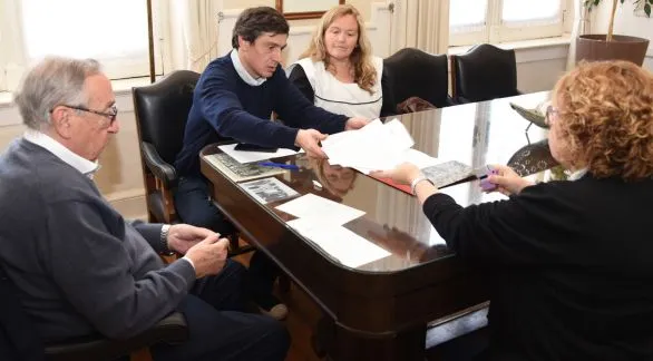 Se firmó el contrato para comenzar las obras de remodelación en la Escuela Primaria Nº 7
