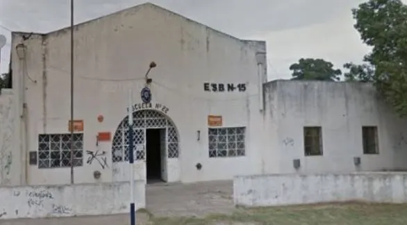 Suspenden las clases en la Secundaria 15 y Primaria 22 por un incidente violento 