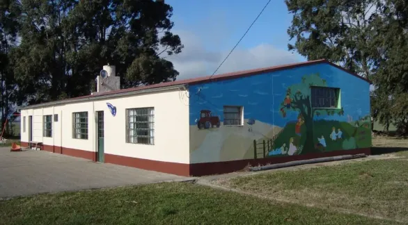 Comenzaron las obras de reparación del techo de la Escuela 64 del paraje La Patria