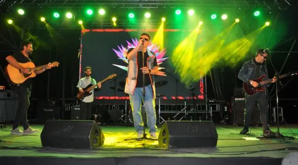Se realizó la primera jornada del Roca Rock, interrumpida por la lluvia