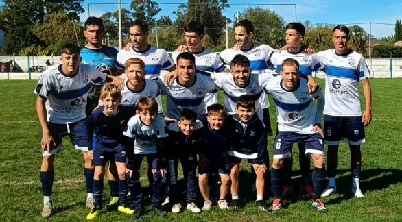 Ferro bajó a Sarmiento y ahora Gimnasia lidera la URD