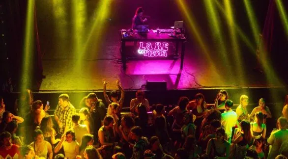La Re Fiesta: el lugar donde los millennials y sus recuerdos se ponen a bailar